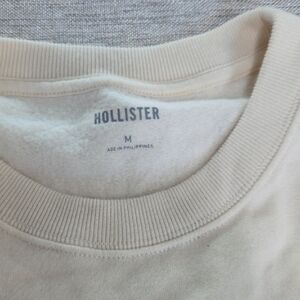 Hollister Men's Cream Crewneck Sweater